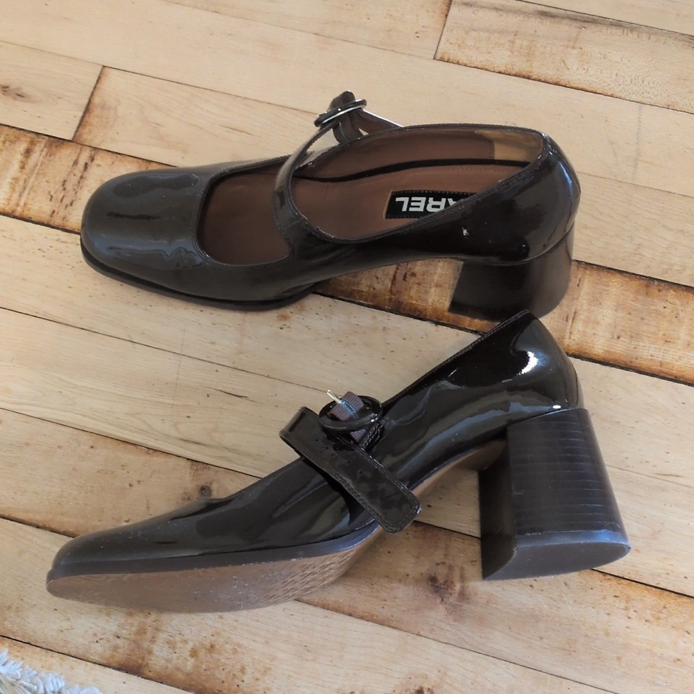 Carel Caren Patent Mary Janes - Picture 13 of 13